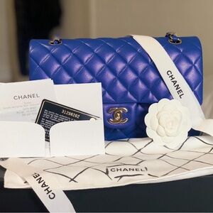 Chenel Classic Iridescent Caviar Quilted Medium Double Flap